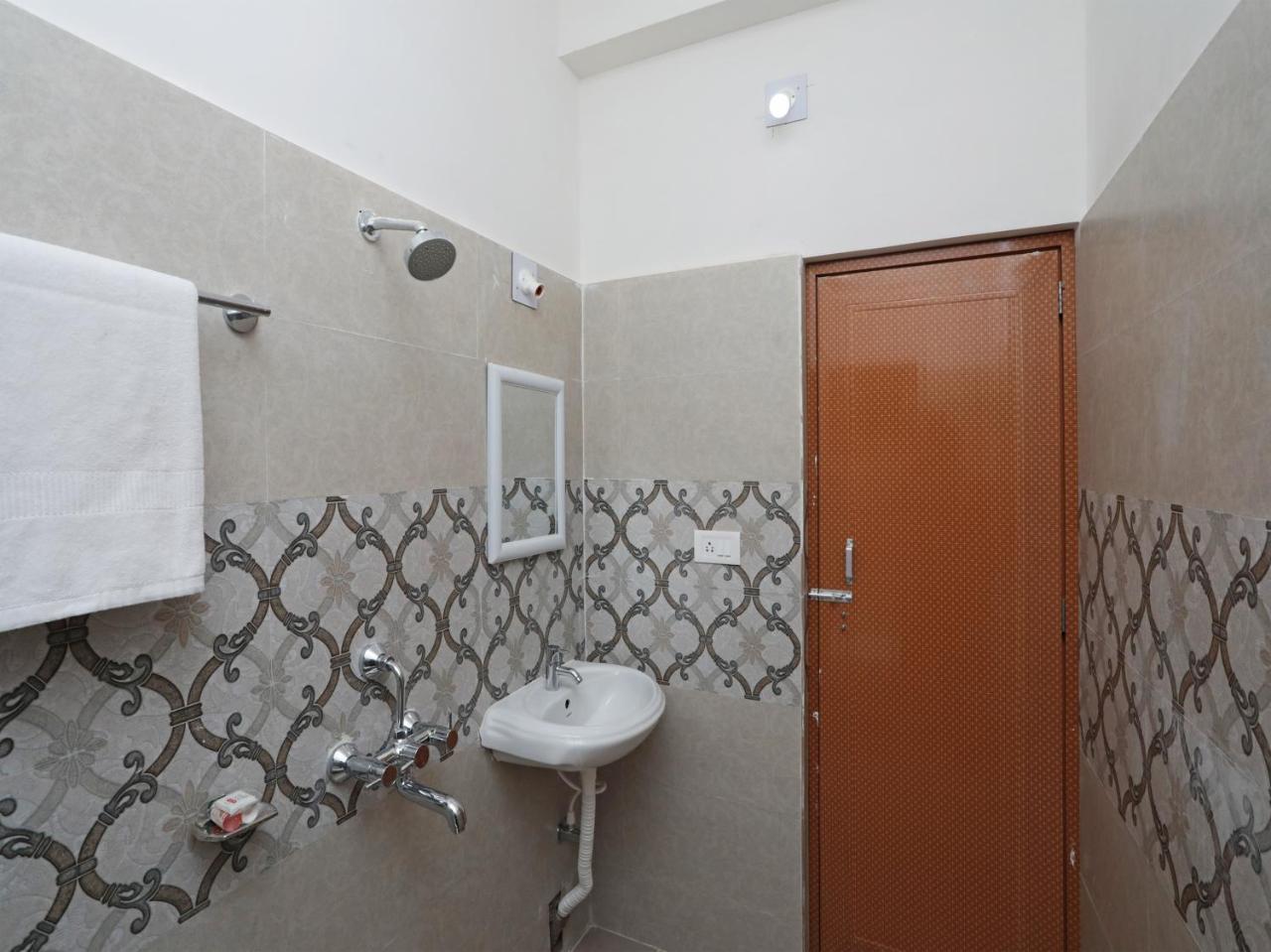Hotel Oyo 22547 Avigna Residency à Bhubaneswar Extérieur photo